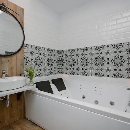 Отель Dom W Starym Parku *