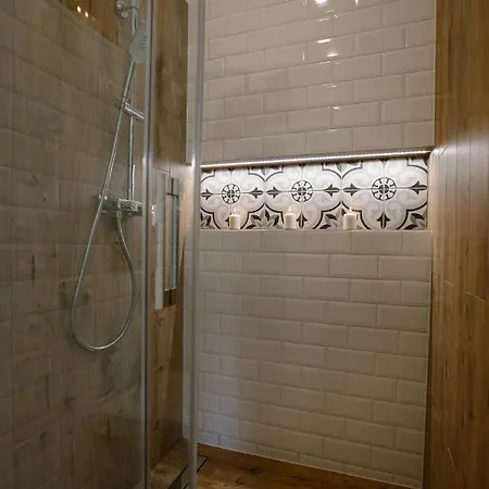 Dom W Starym Parku Отель Biskupice (Poznan)