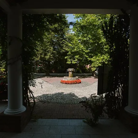 Dom W Starym Parku Біскупіце