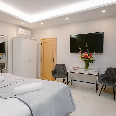 Отель Dom W Starym Parku *