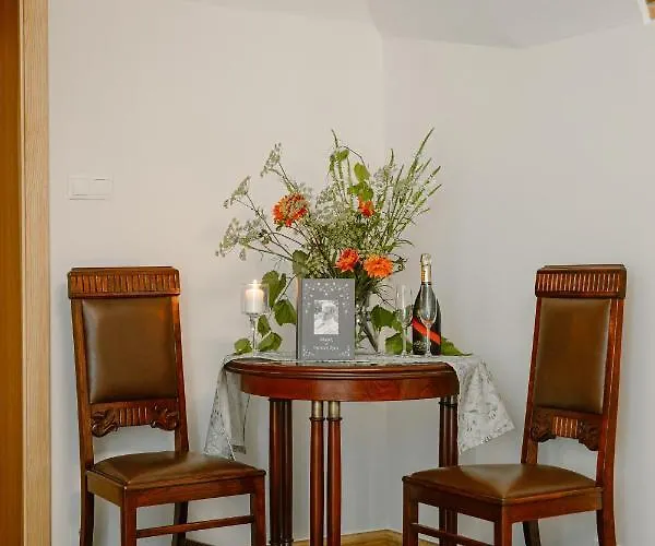 Dom W Starym Parku Hotel Biskupice (Poznan)