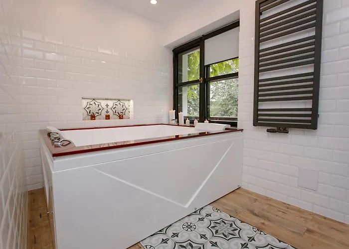 Hotel Dom W Starym Parku Biskupice (Poznan)